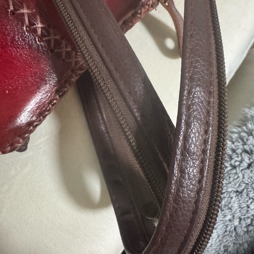Handcrafted Red Leather Turtle backpack - Picture 5 of 8